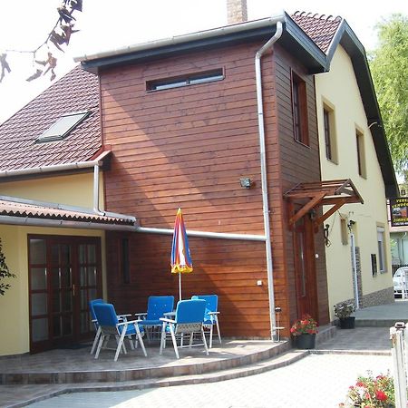 Veress Vendeghaz Hajduboszormeny Exteriör bild